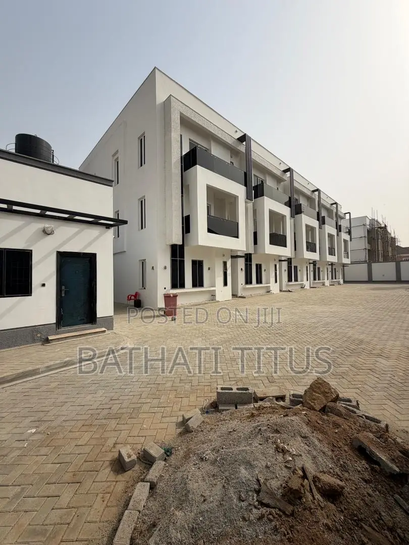 4bdrm Duplex in Jahi for sale