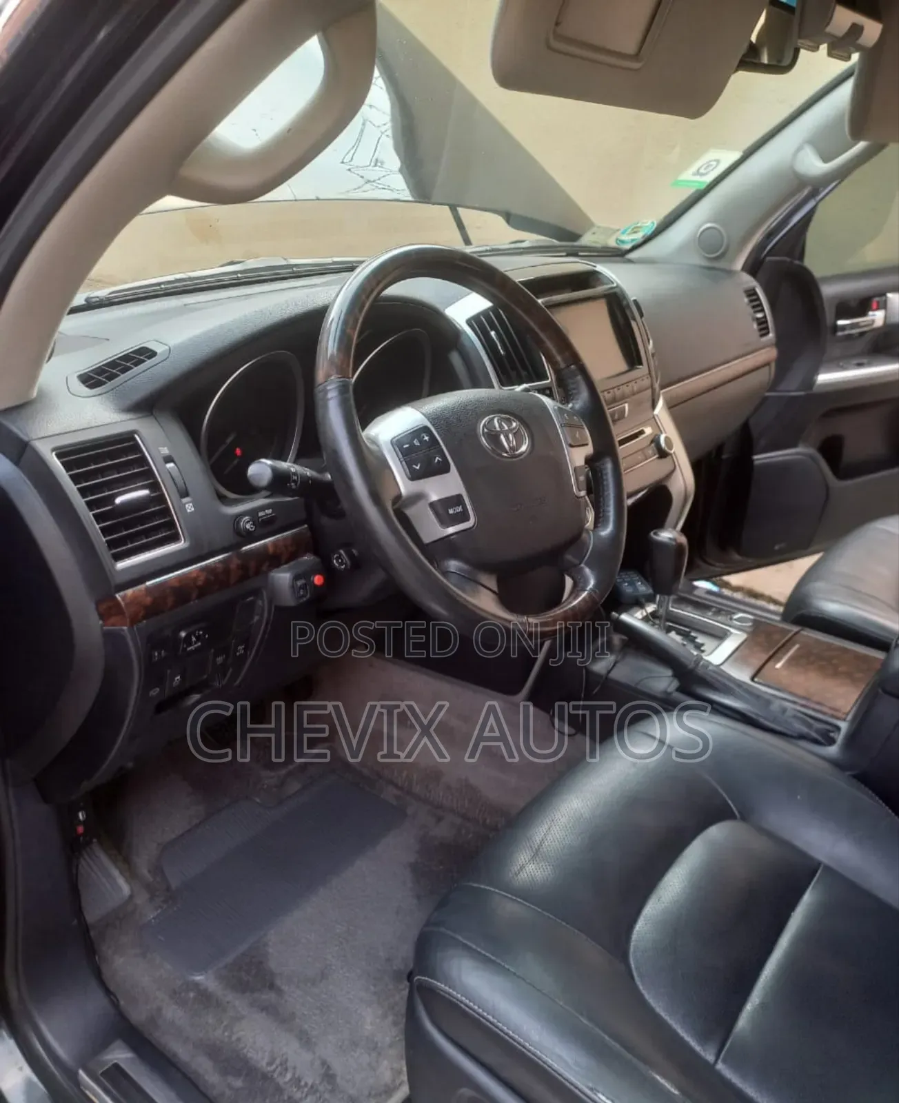 Toyota Land Cruiser 4.6 V8 VXR 2016 Black