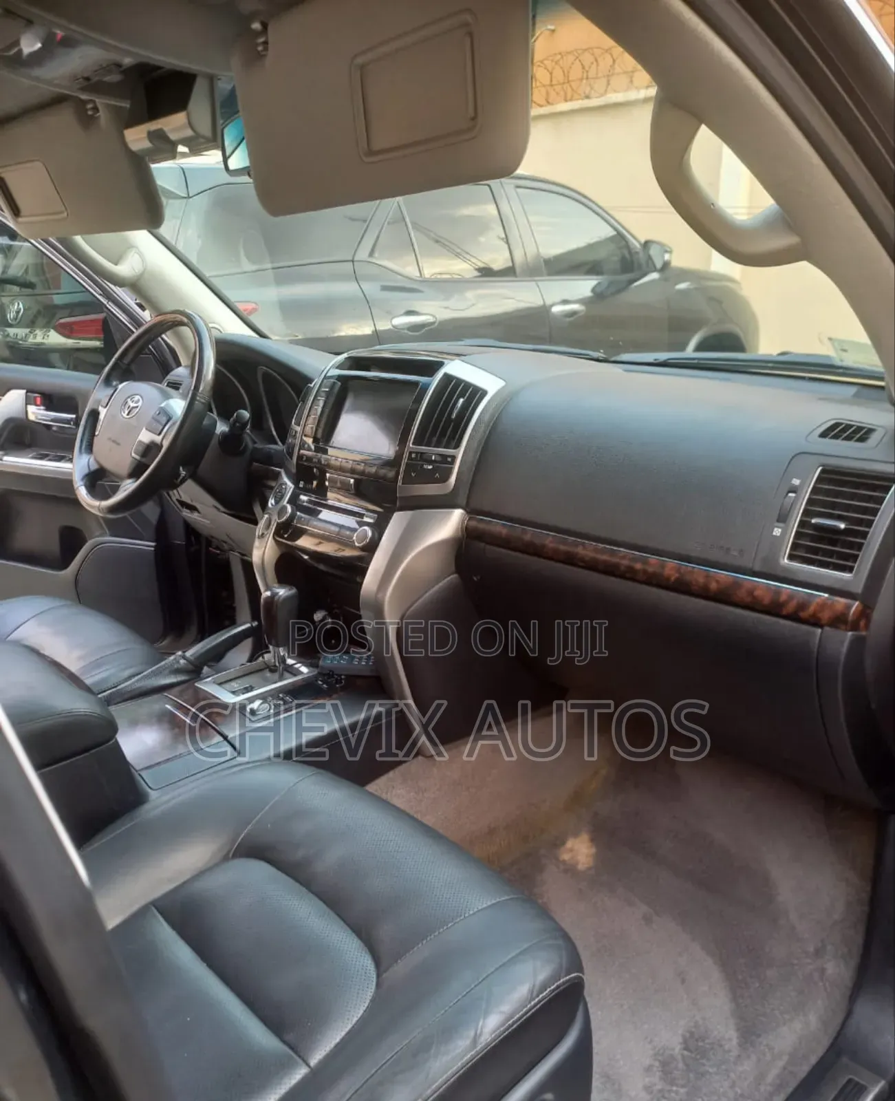 Toyota Land Cruiser 4.6 V8 VXR 2016 Black