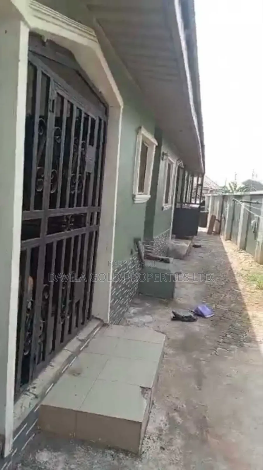 6bdrm Block of Flats in Benin City for sale