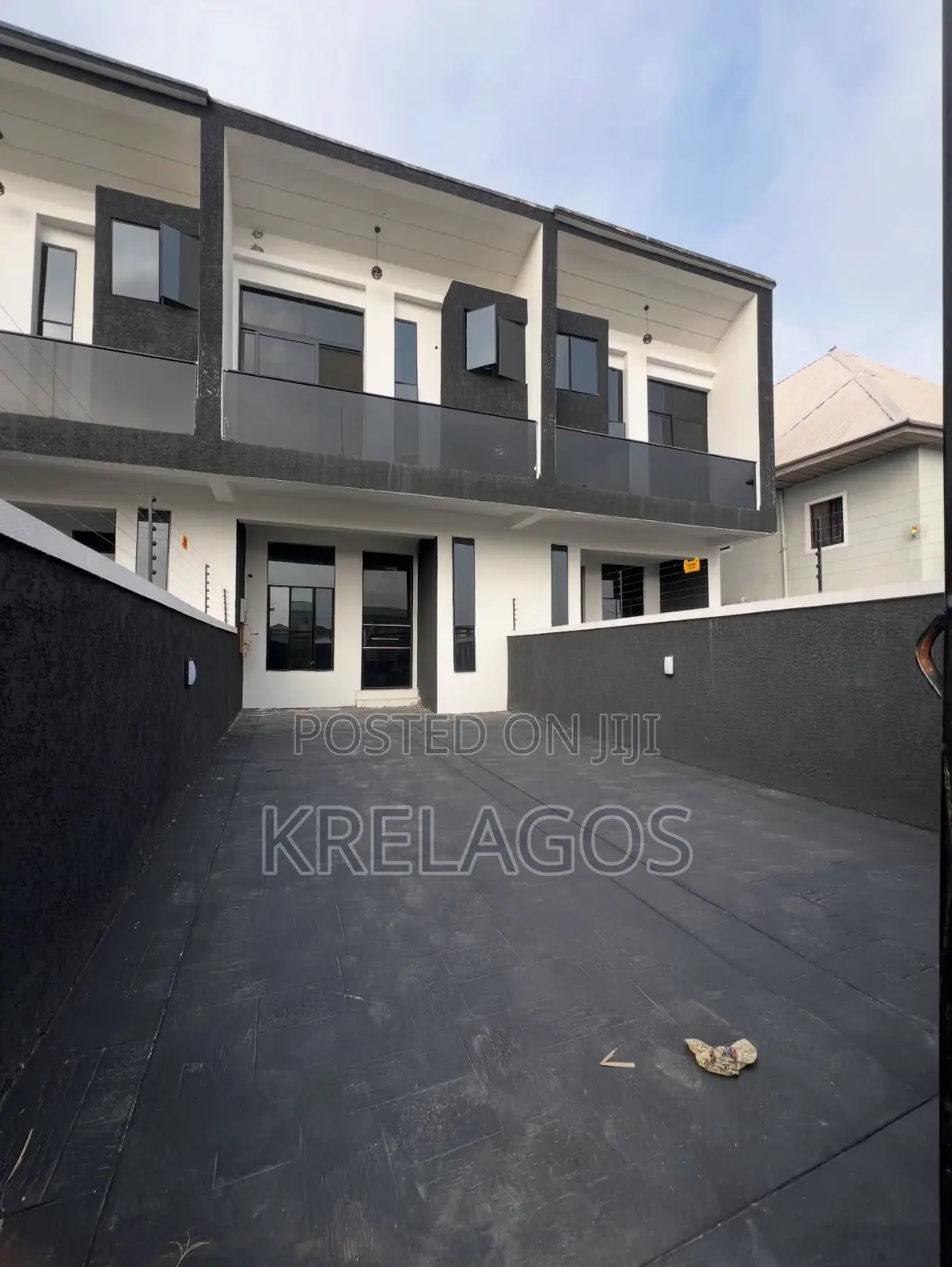 4bdrm Duplex in Ikota for rent