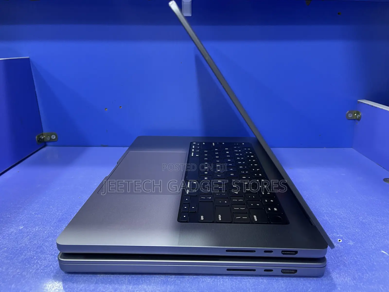 Laptop Apple MacBook Pro 2021 M1 16GB Apple M1 Pro SSD 512GB