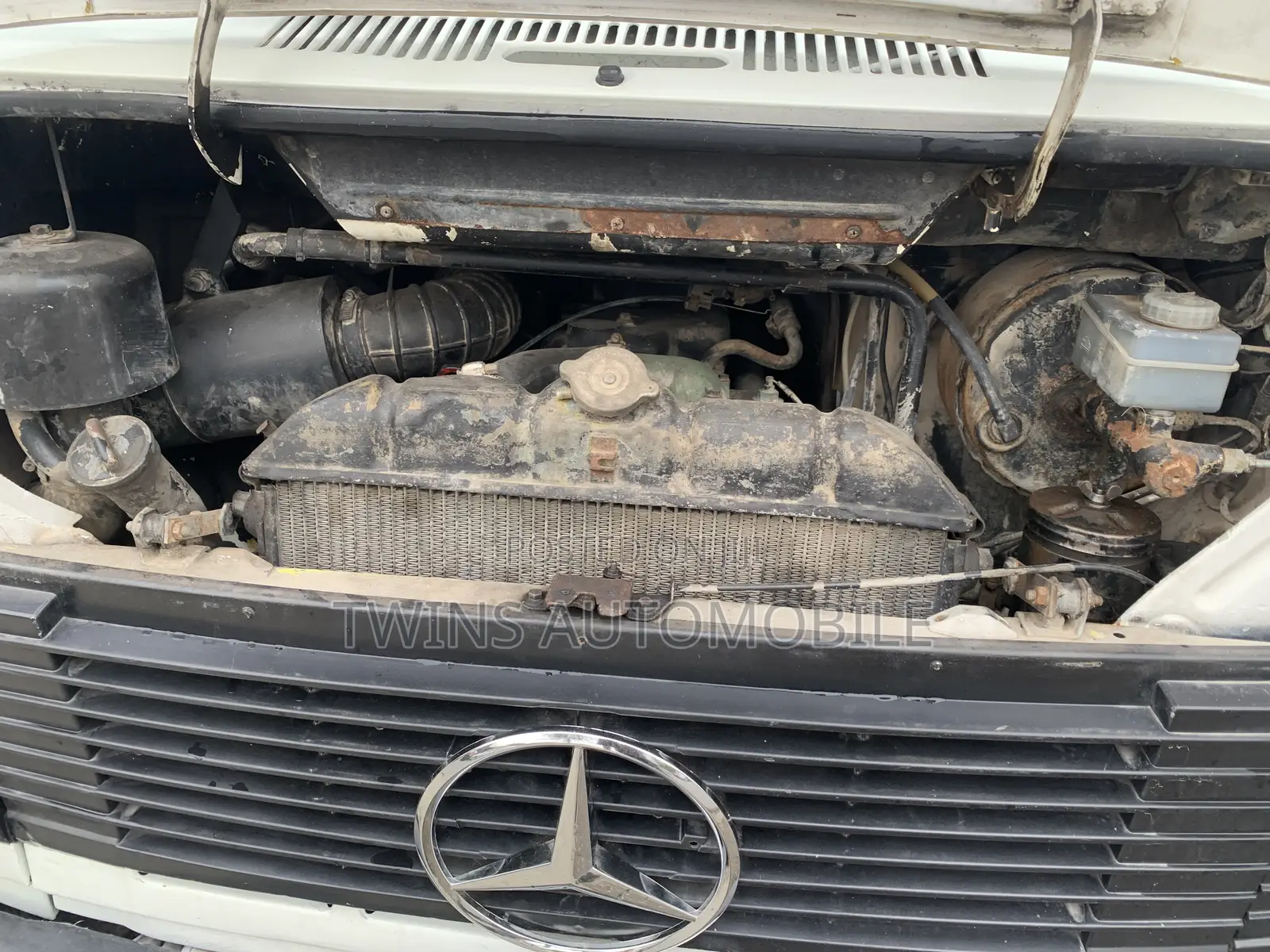 Mercedes-Benz 608 Truck