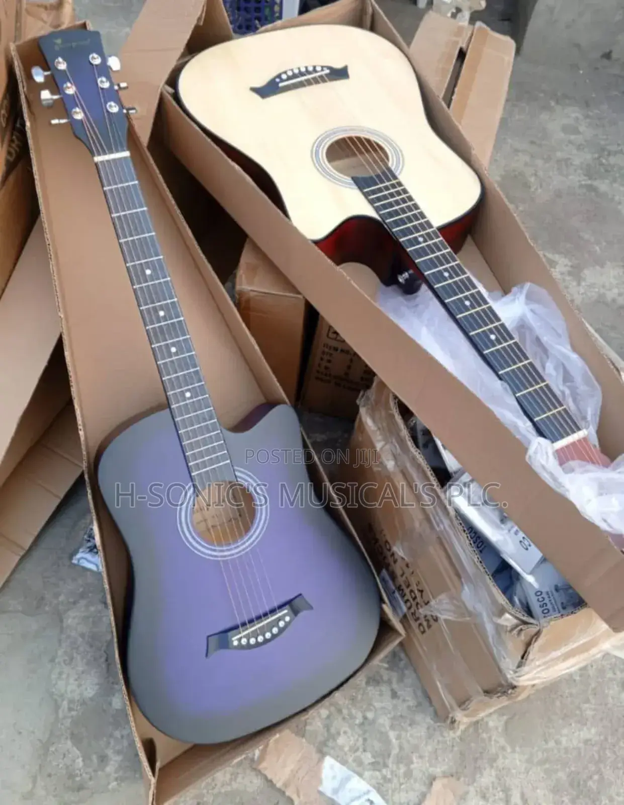 Acoustic Box Guitar.