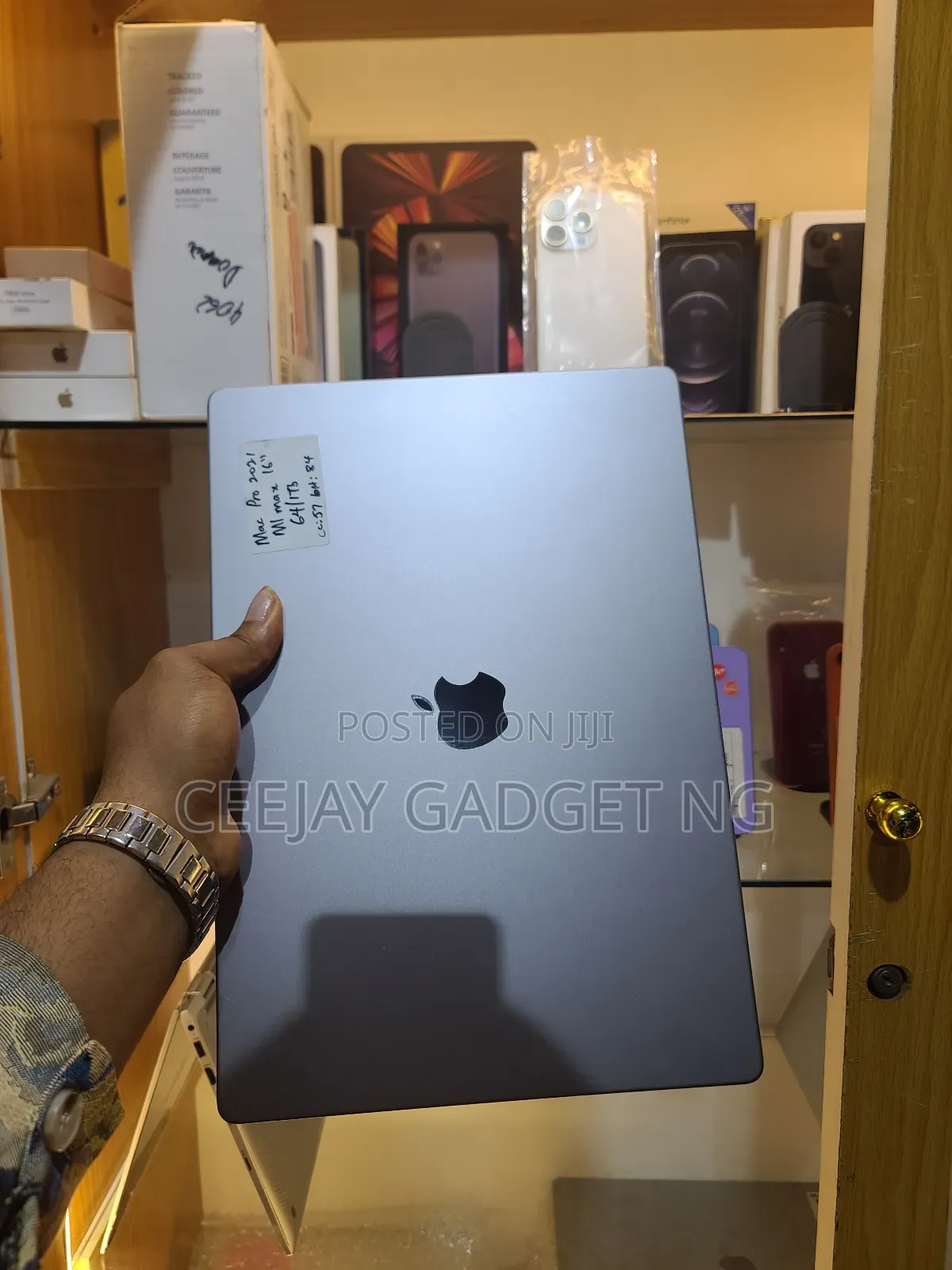 Laptop Apple MacBook Pro 2021 M1 64GB Apple M1 Max SSD 1T