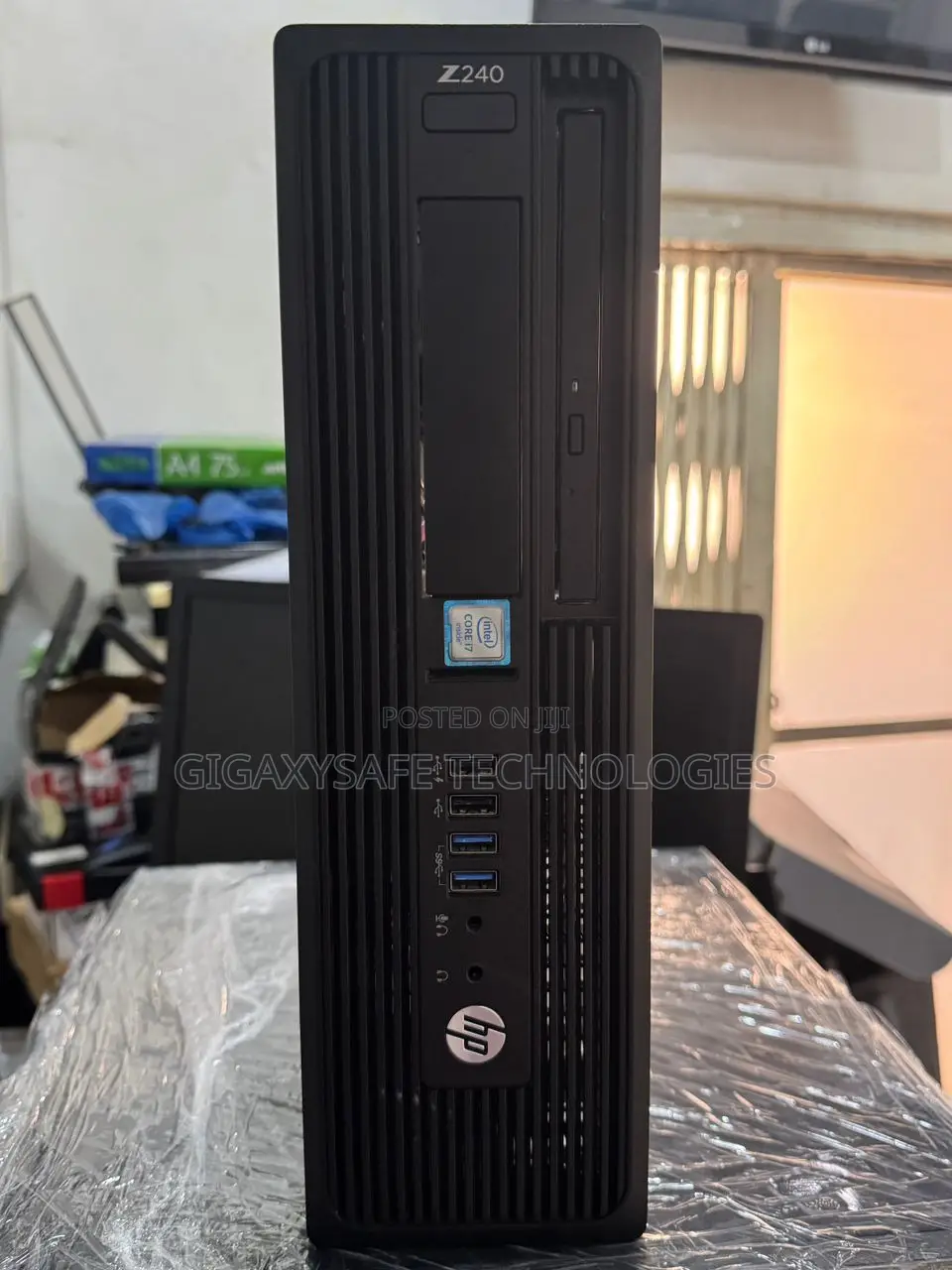 Desktop Computer HP Z240 4GB Intel Core I7 HDD+SSD 256GB