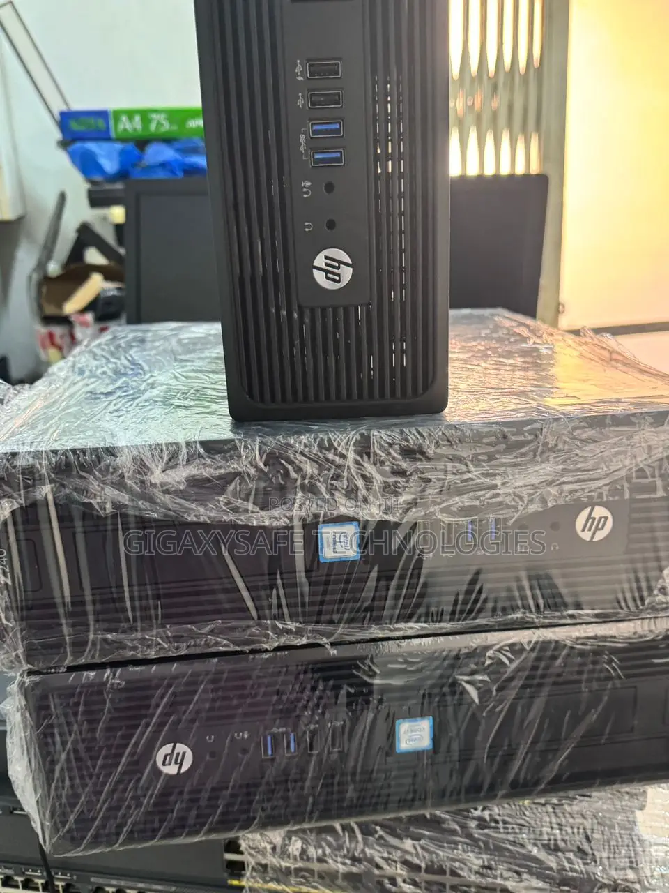 Desktop Computer HP Z240 4GB Intel Core I7 HDD+SSD 256GB