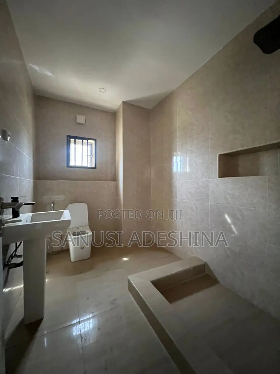 4bdrm Duplex in Jahi Gilmore,Fct for sale