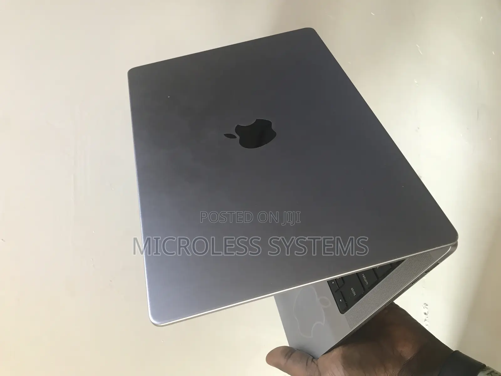 Laptop Apple MacBook Pro 2021 M1 32GB Apple M1 Pro SSD 512GB