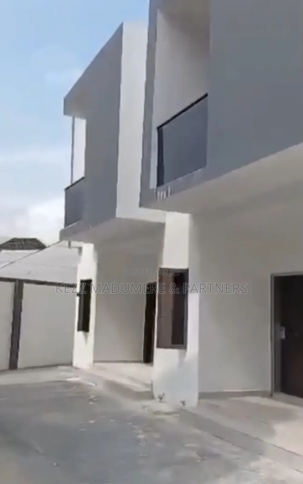 10bdrm Duplex in Rumuosi Port for sale