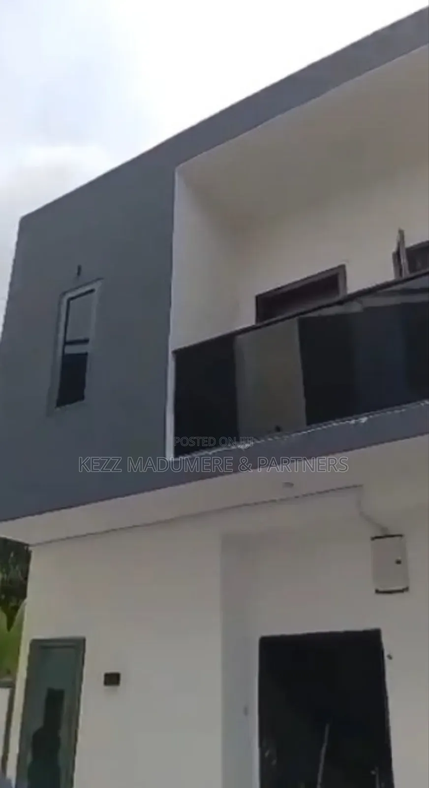 10bdrm Duplex in Rumuosi Port for sale