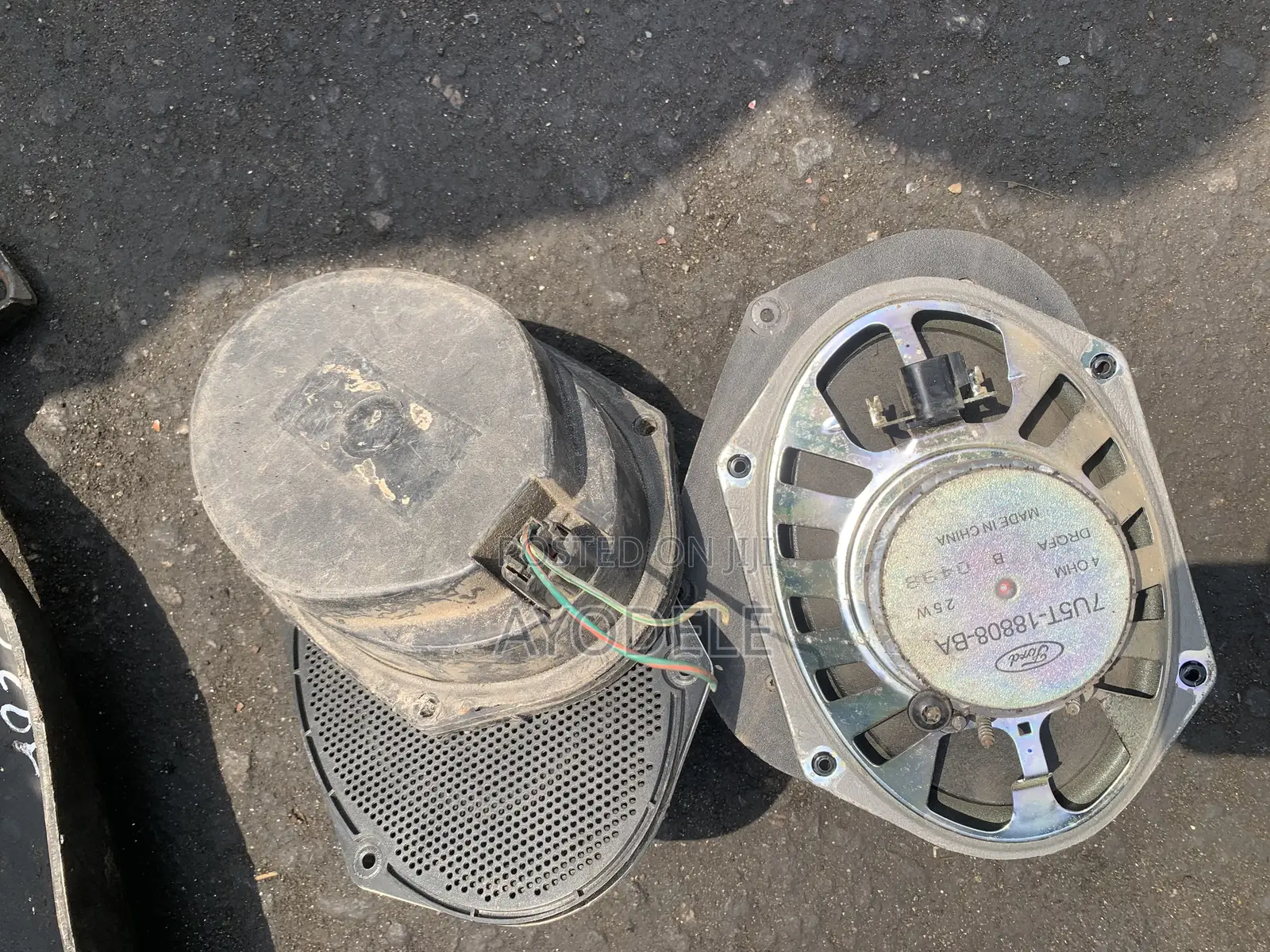 Ford Escapes Speakers