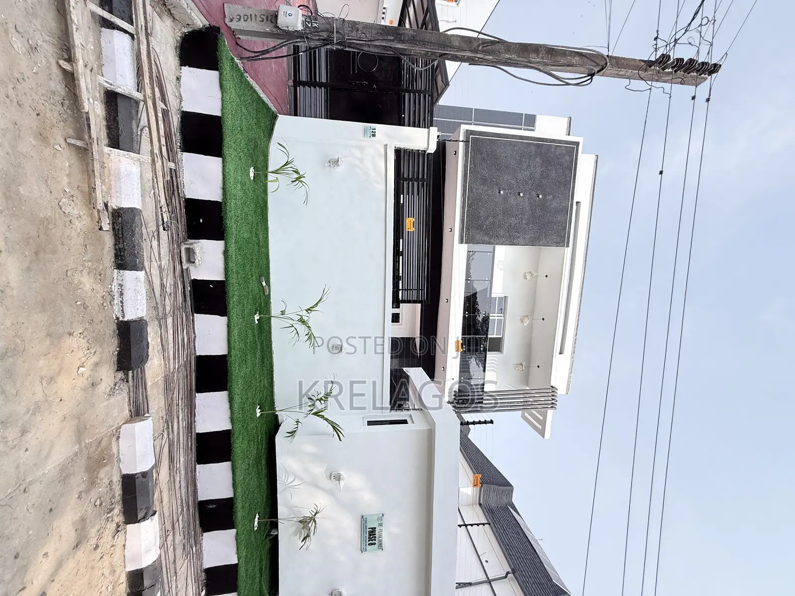 5bdrm Duplex in Ikota for sale