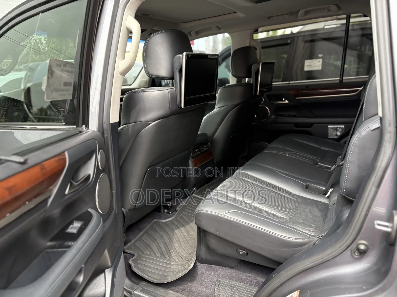 Lexus LX 570 AWD 2017 Gray