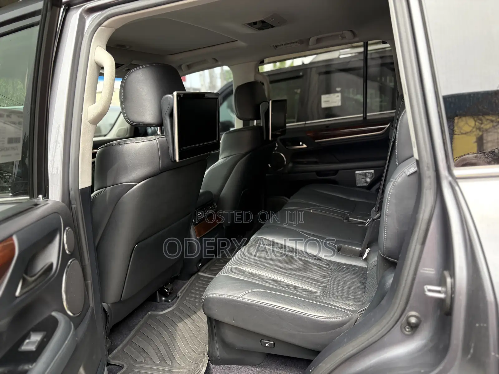 Lexus LX 570 AWD 2017 Gray