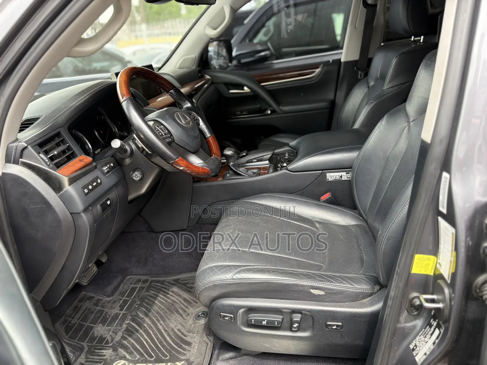 Lexus LX 570 AWD 2017 Gray