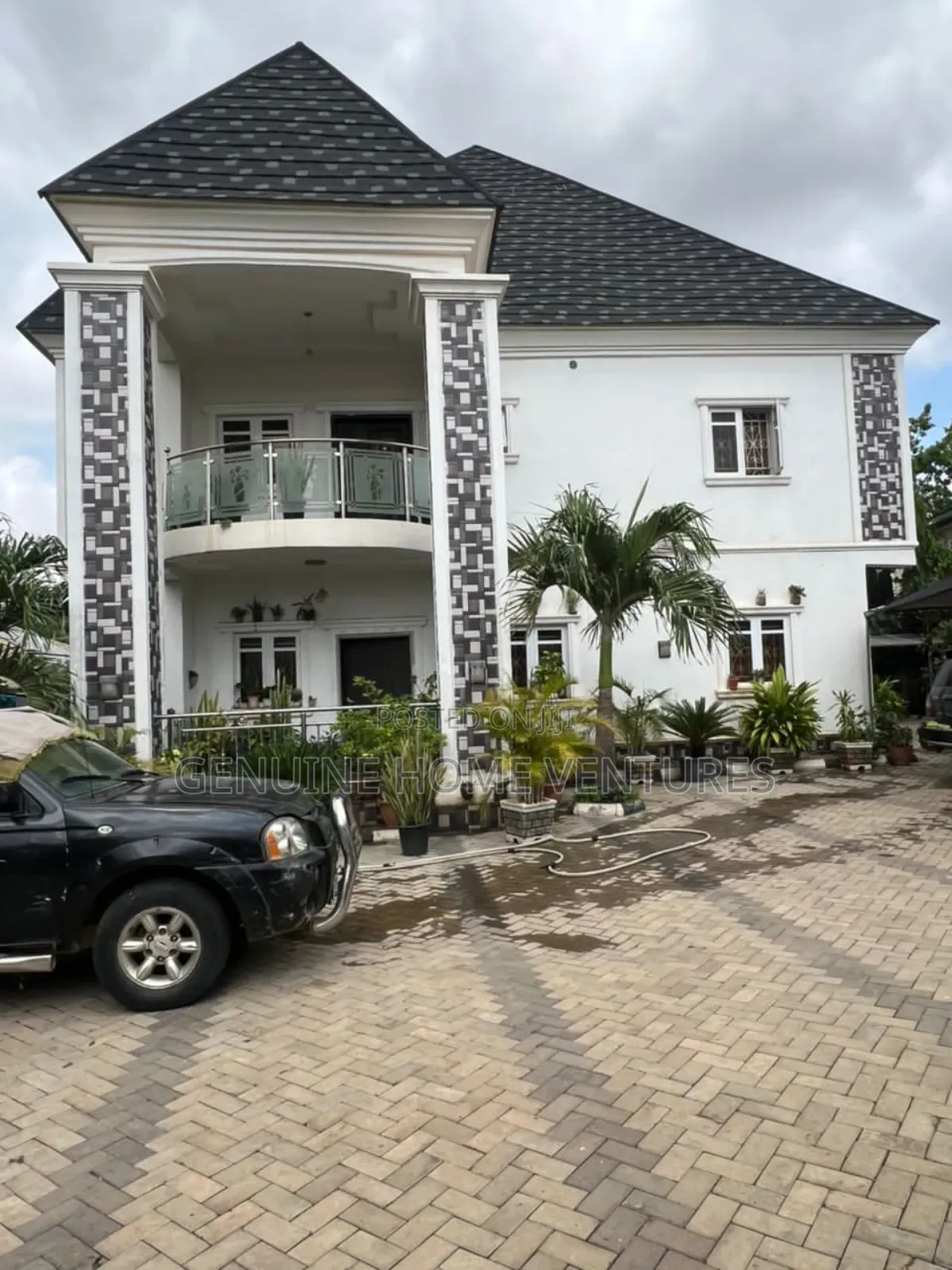 4bdrm Duplex in Mararaba for sale