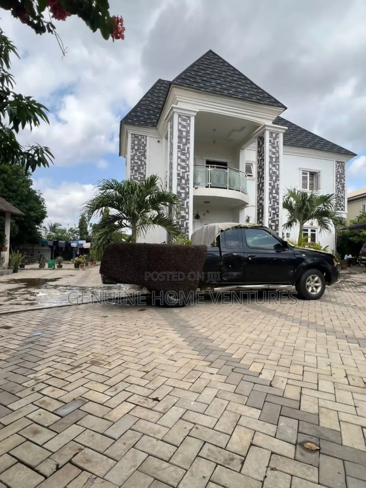 4bdrm Duplex in Mararaba for sale
