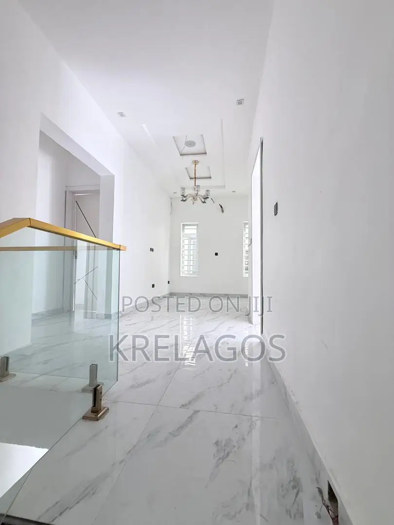 4bdrm Duplex in Ikota for sale