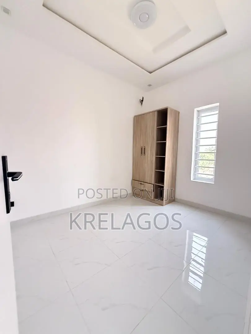 4bdrm Duplex in Ikota for sale