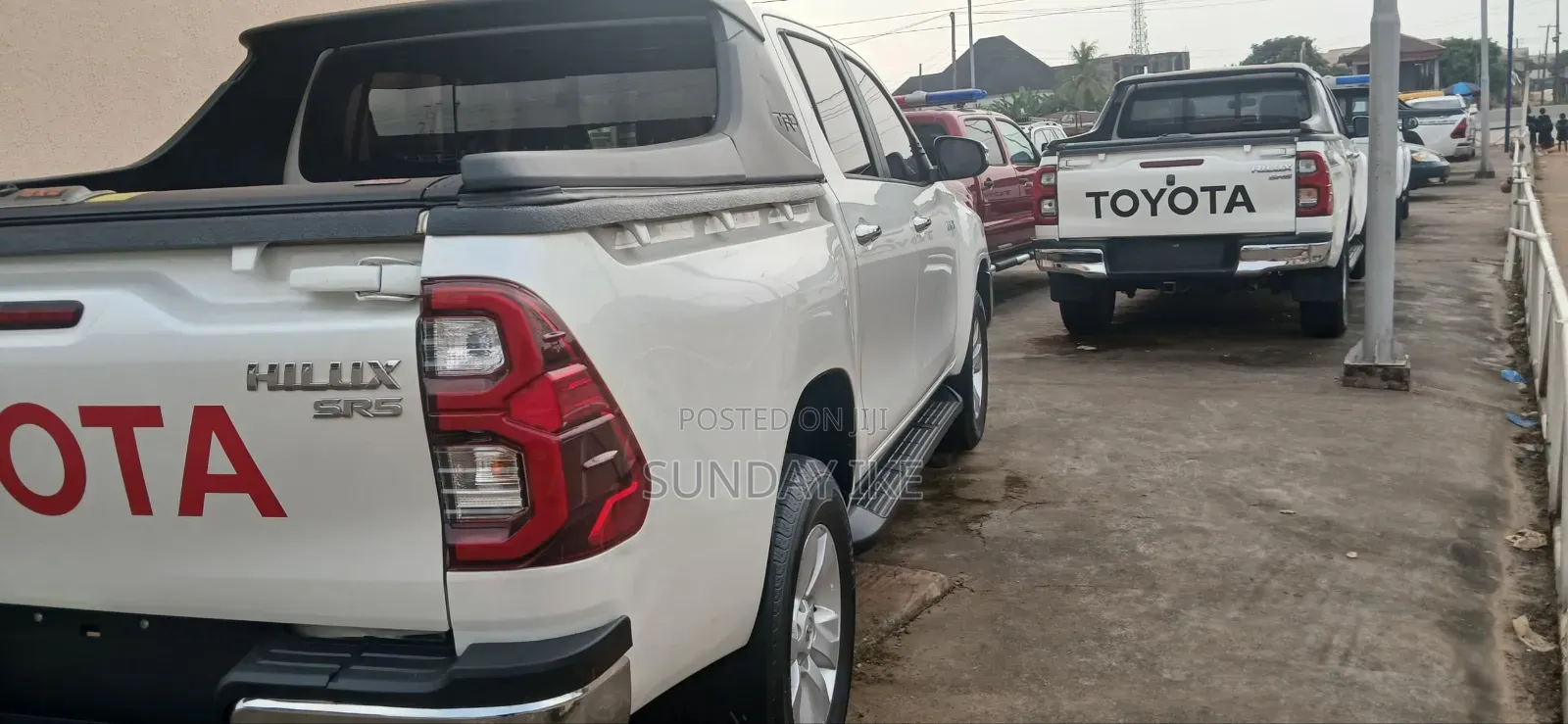 Toyota Hilux 2023 White