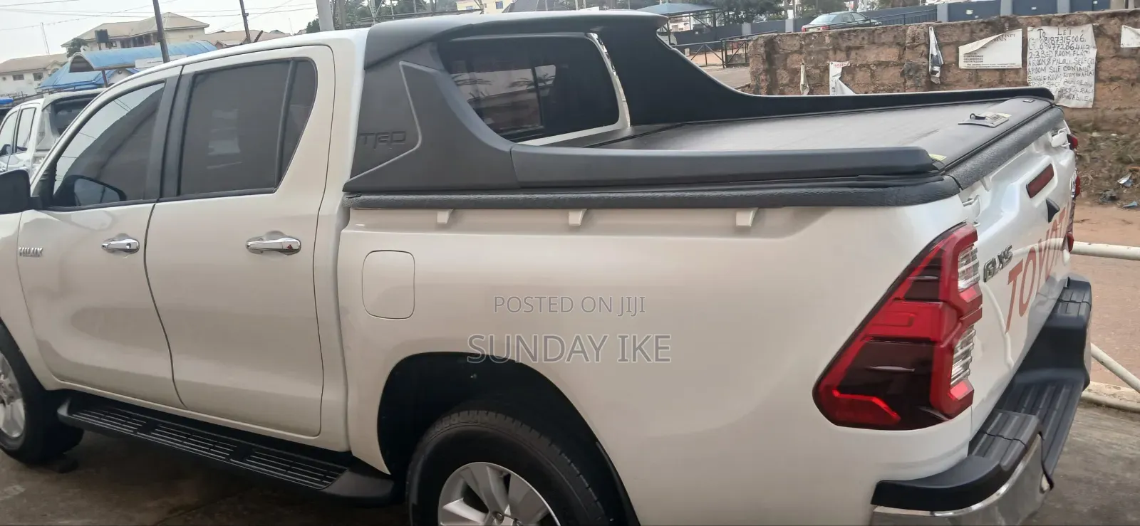 Toyota Hilux 2023 White