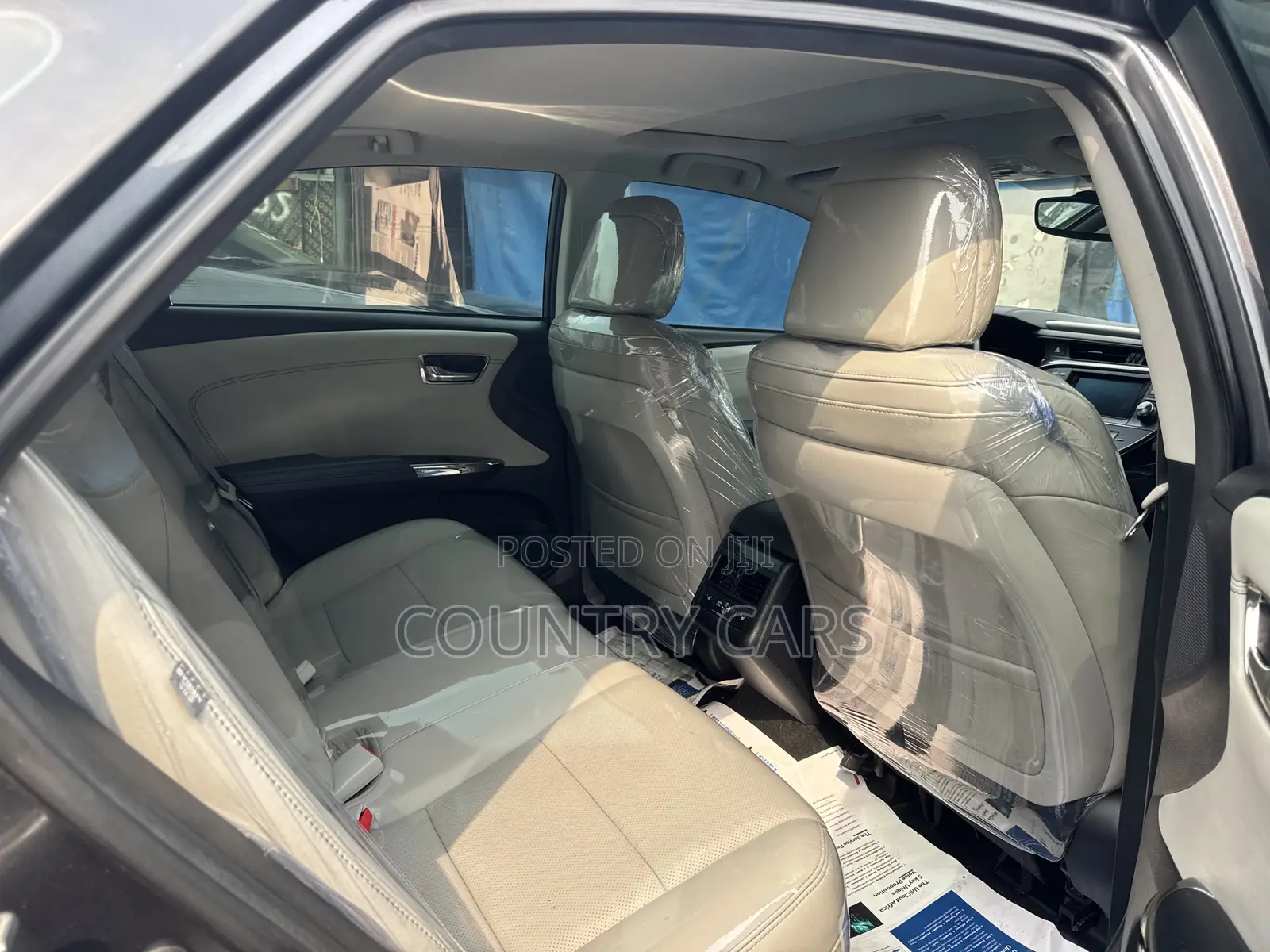 Toyota Avalon Limited Sedan FWD (3.5L 6cyl 6A) 2013