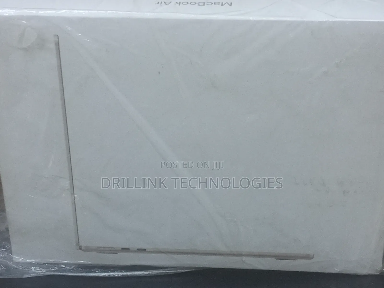 New Laptop Apple MacBook Air 2024 M3 13-inch 16GB Apple M3 SSD 256GB