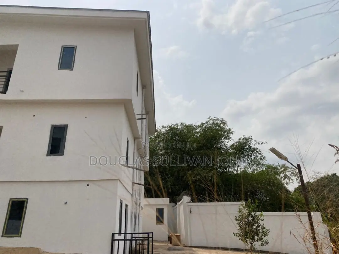10bdrm Block of Flats in Transparency Estate, Enugu for sale