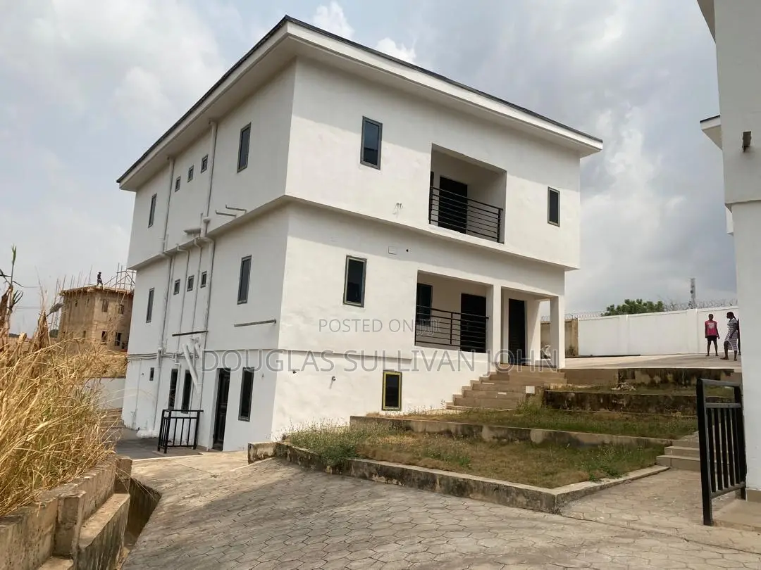 10bdrm Block of Flats in Transparency Estate, Enugu for sale
