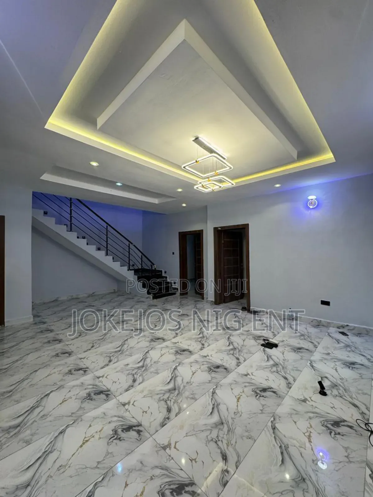 4bdrm Duplex in Orchid Road, Lafiaji for sale