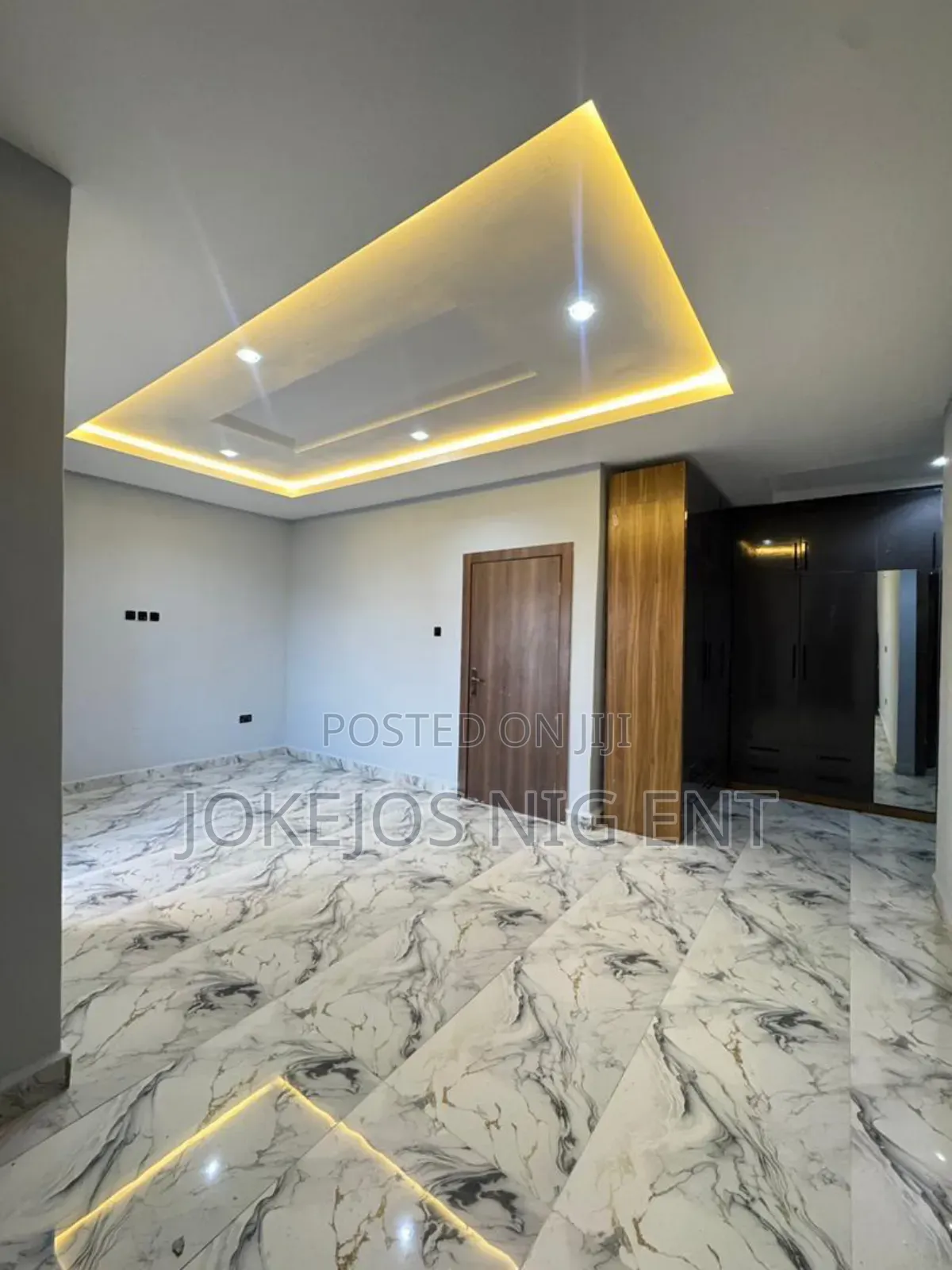 4bdrm Duplex in Orchid Road, Lafiaji for sale