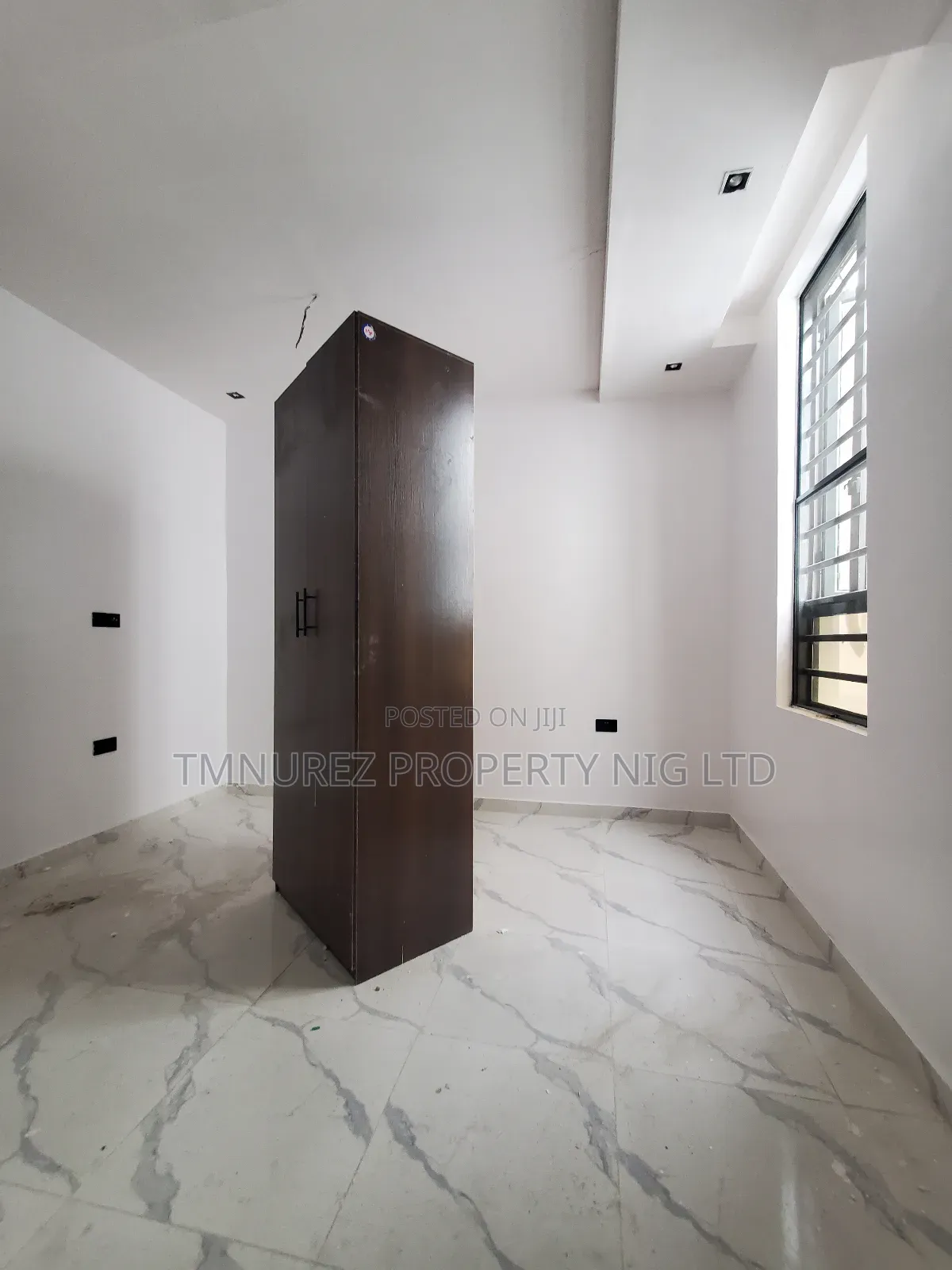 3bdrm Apartment in Lekki Phase1 for rent