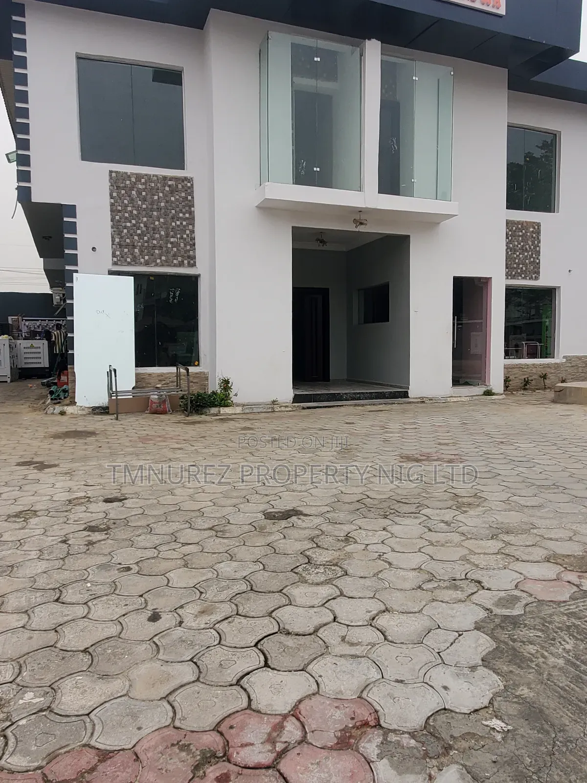 Shop for Rent at Lekki Phase1