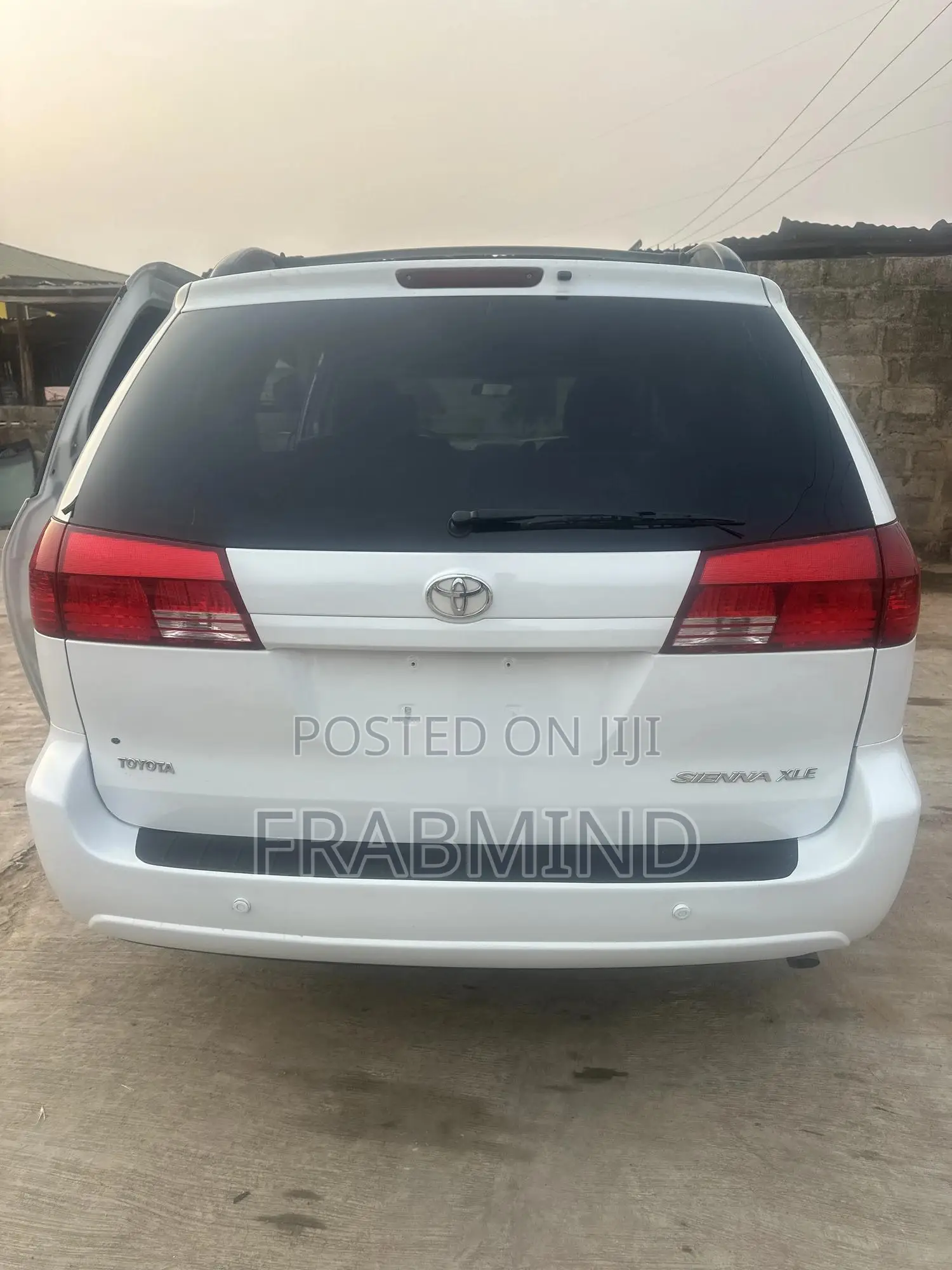 Toyota Sienna XLE 2005 White