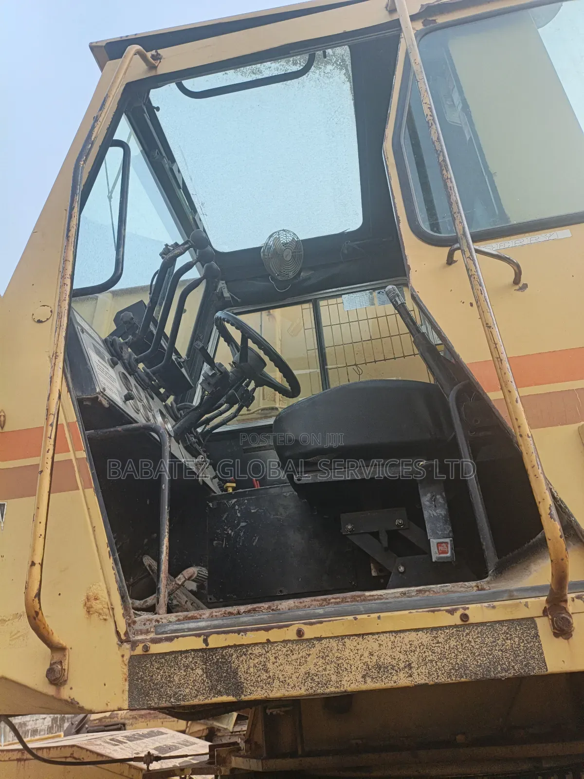 60 Tons 4 by 4 Crain