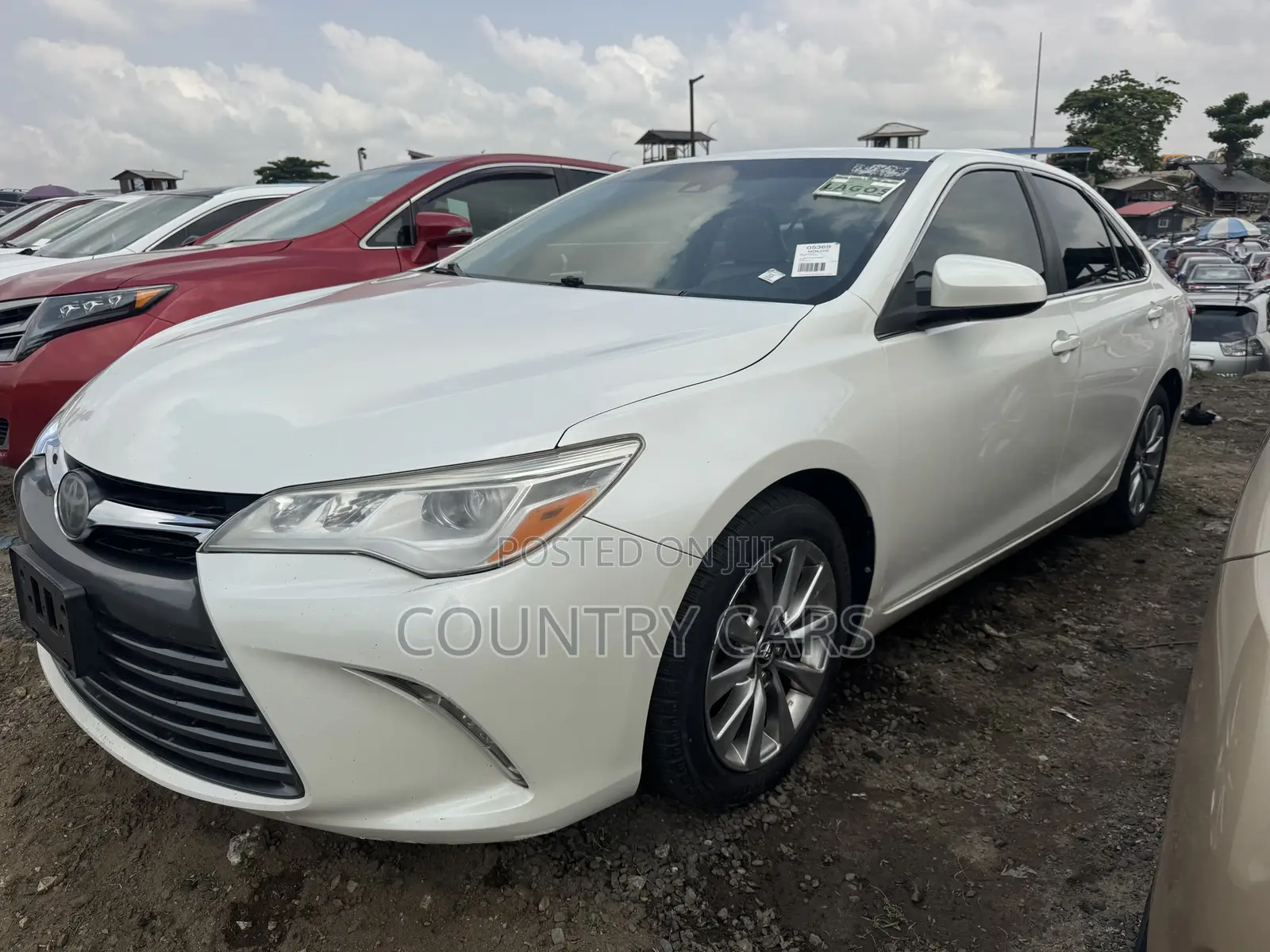 Toyota Camry XLE 4dr Sedan (3.5L 6cyl 6A) 2017 White