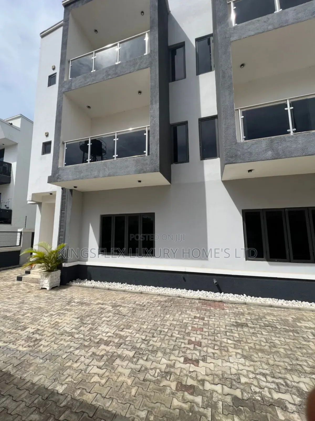 Furnished 4bdrm Townhouse/Terrace in Jahi for sale