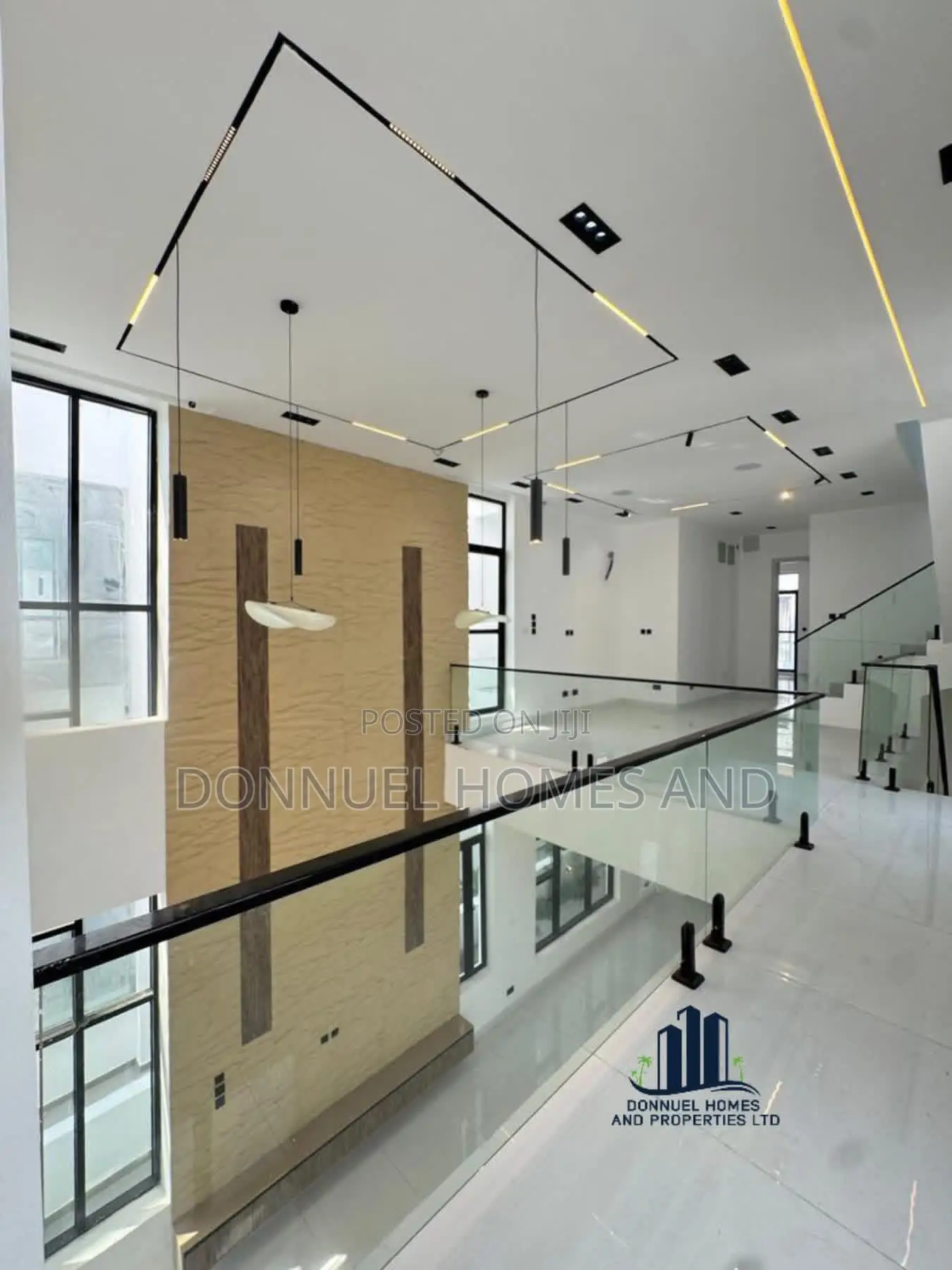 5bdrm Duplex in Osapa london for sale