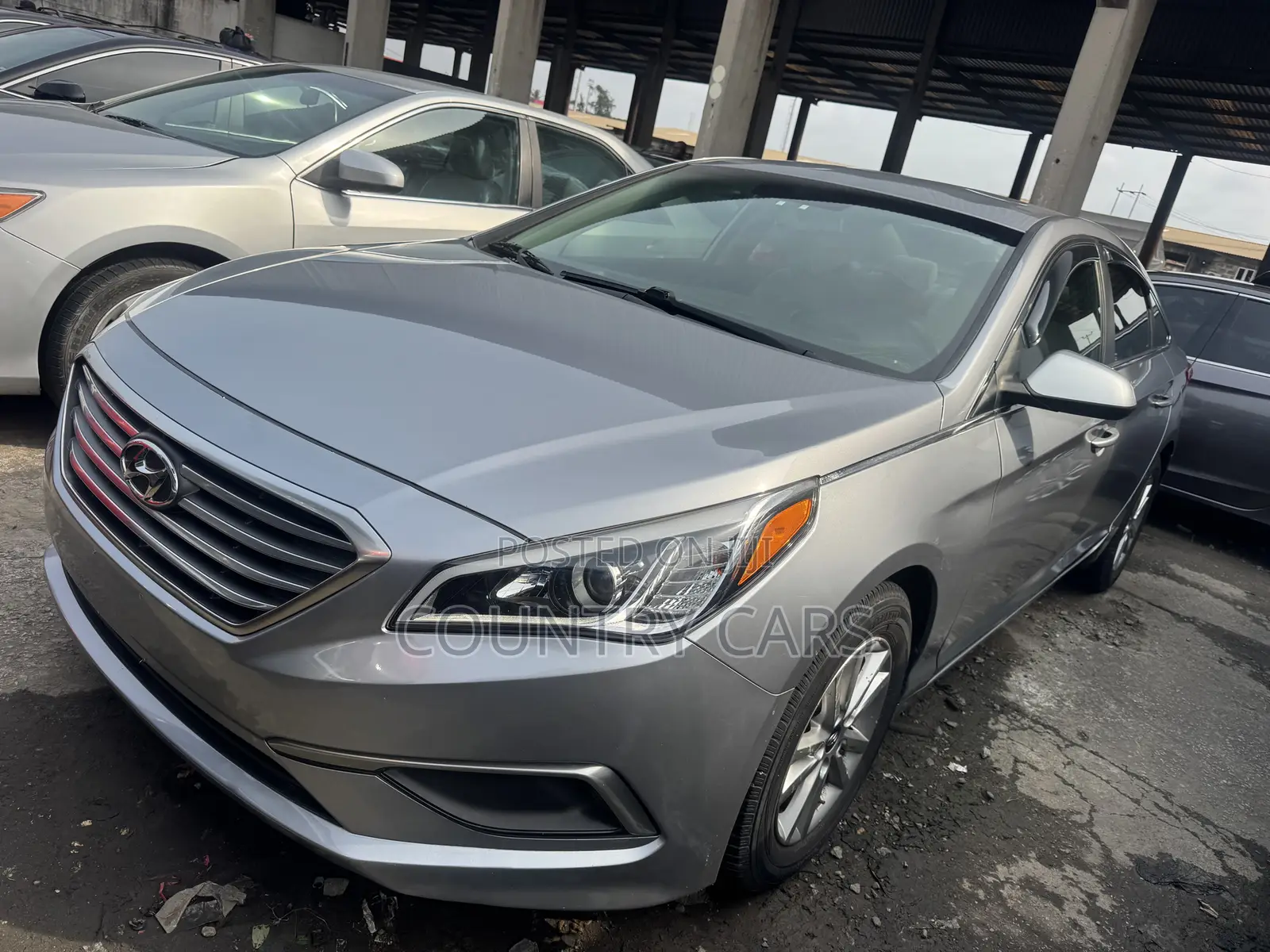Hyundai Sonata Base Sedan FWD (2.4L 4cyl 6A) 2016 Gray