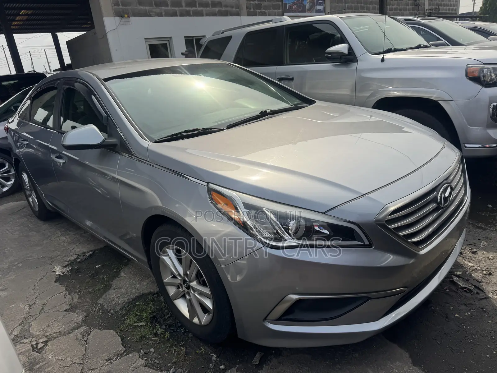Hyundai Sonata Base Sedan FWD (2.4L 4cyl 6A) 2016 Gray