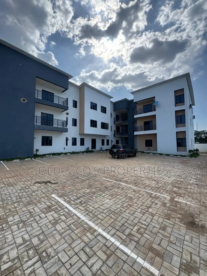 3bdrm Block of Flats in Katampe for sale