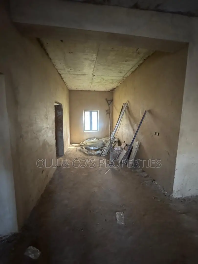 3bdrm Block of Flats in Katampe for sale
