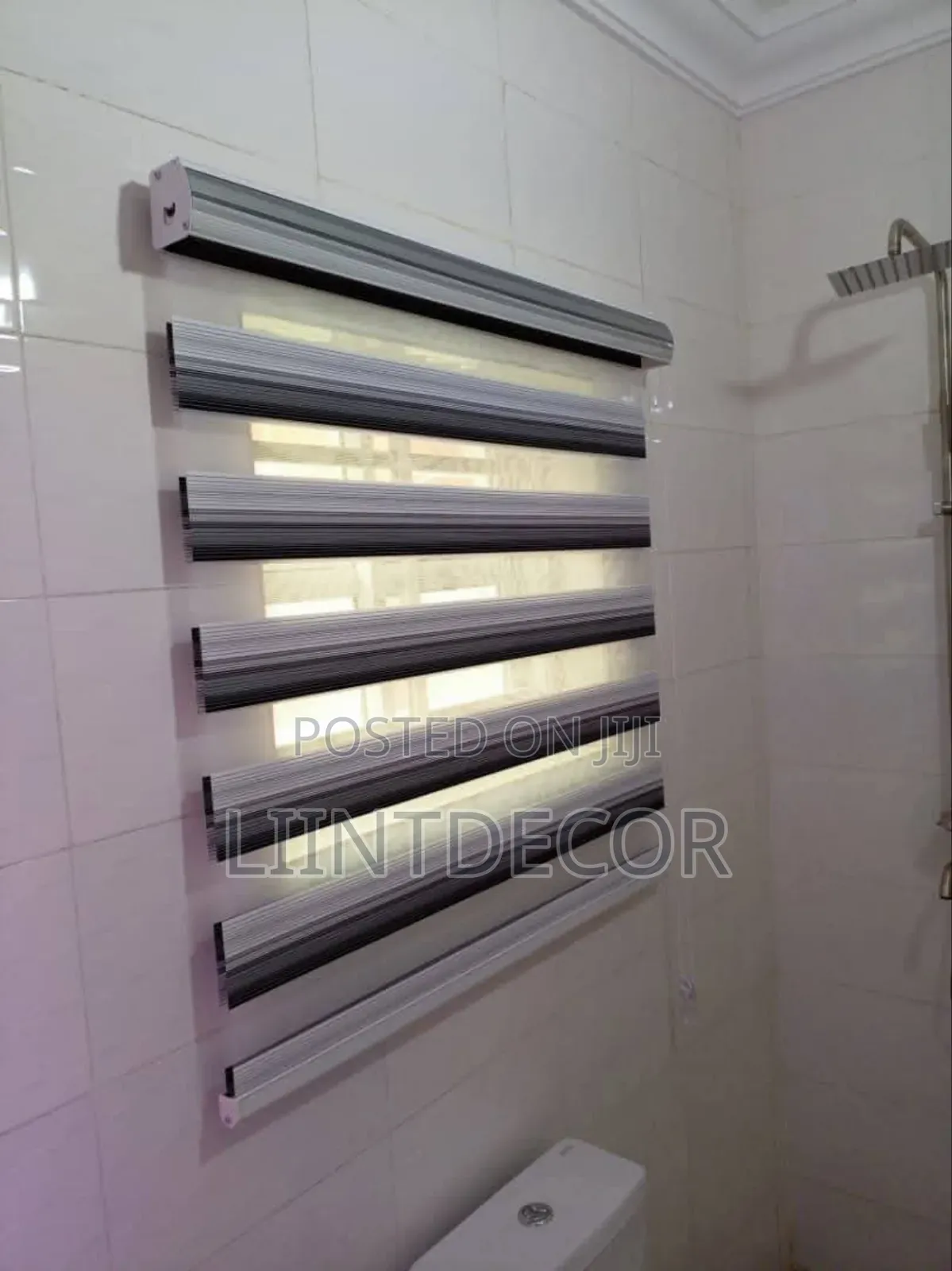 Mature Kings Day and Night Window Blinds