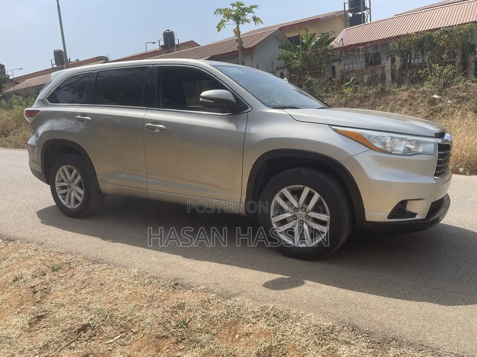 Toyota Highlander LE 4dr SUV (3.5L 6cyl 6A) 2015 Gold
