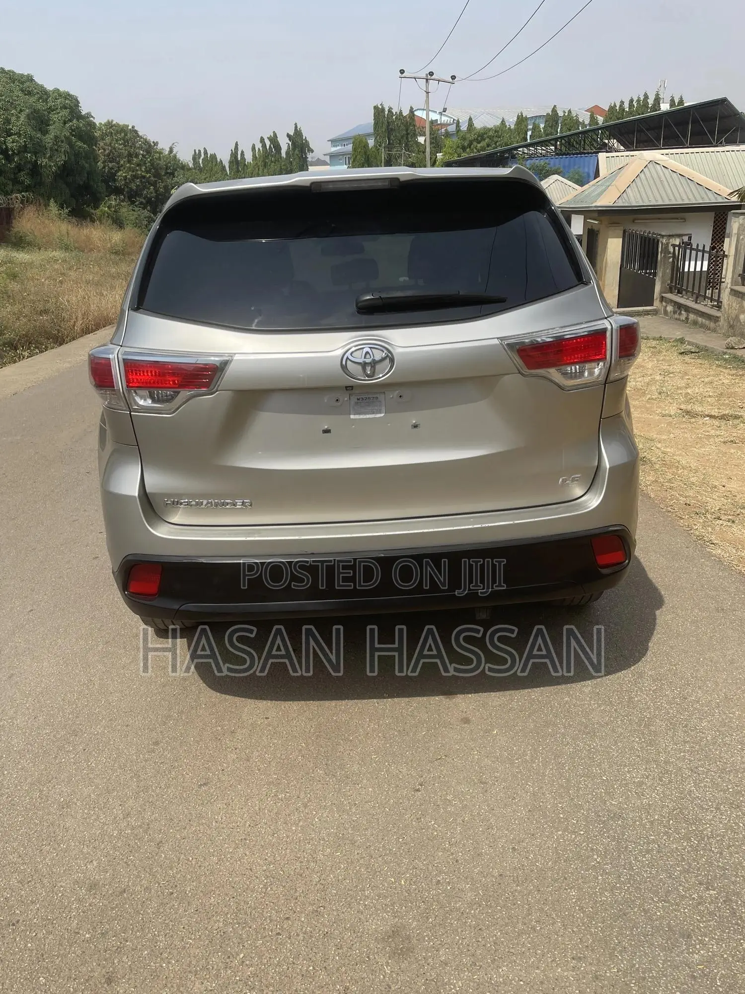 Toyota Highlander LE 4dr SUV (3.5L 6cyl 6A) 2015 Gold