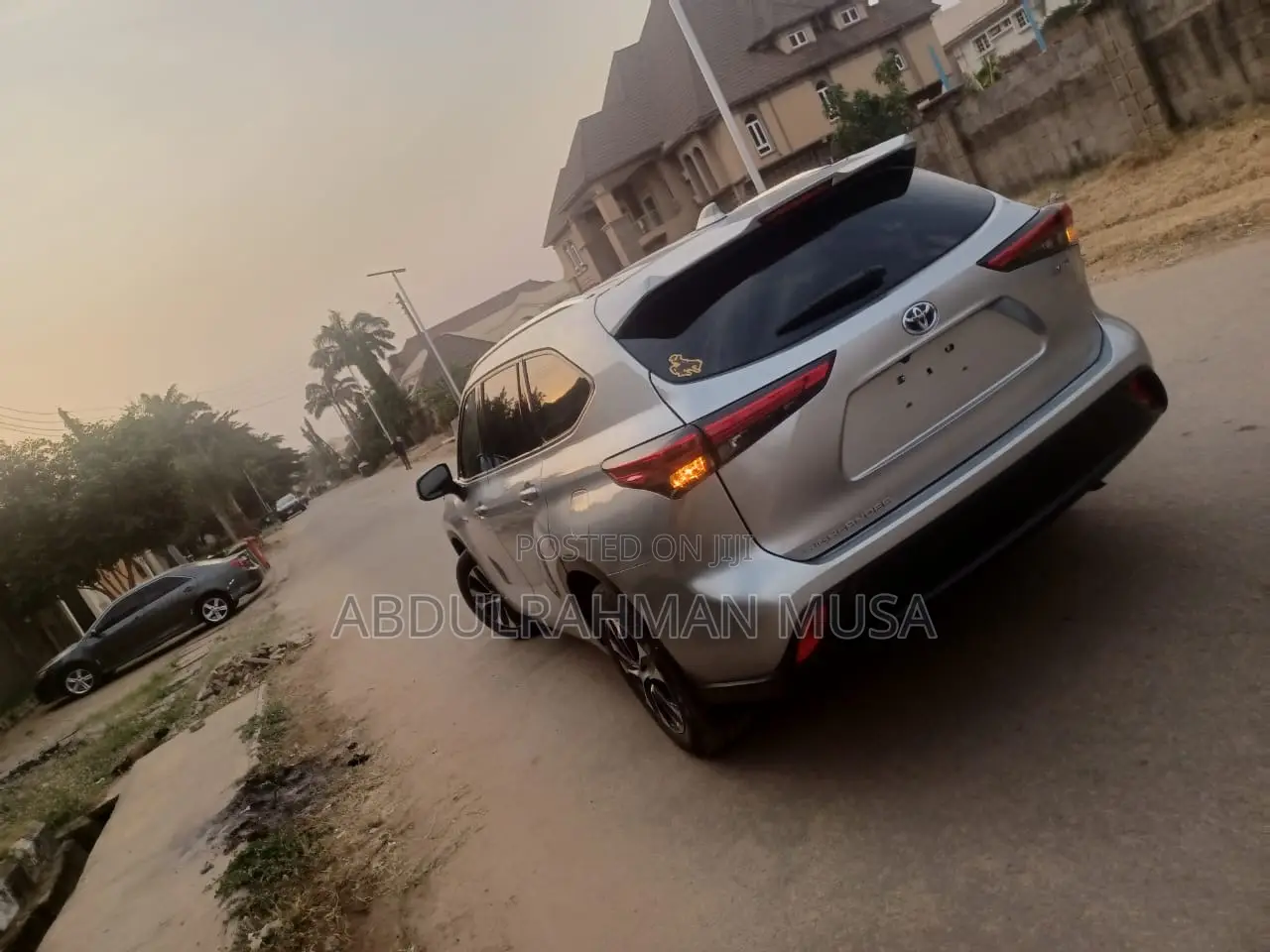 Toyota Highlander XLE 2021 Silver