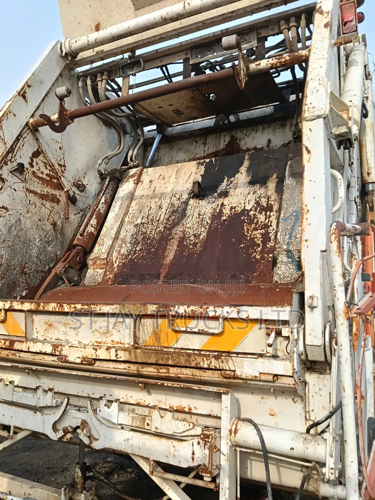 Mandiesel Waste Compactor
