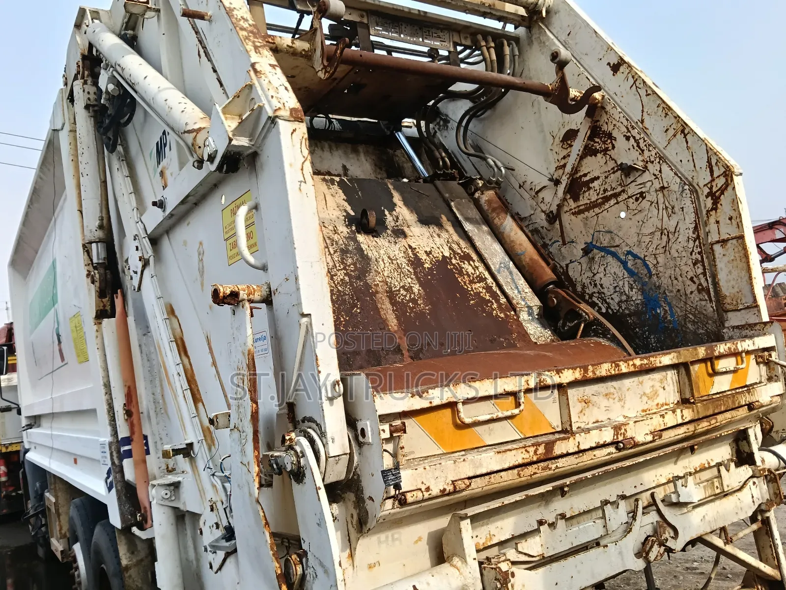 Mandiesel Waste Compactor