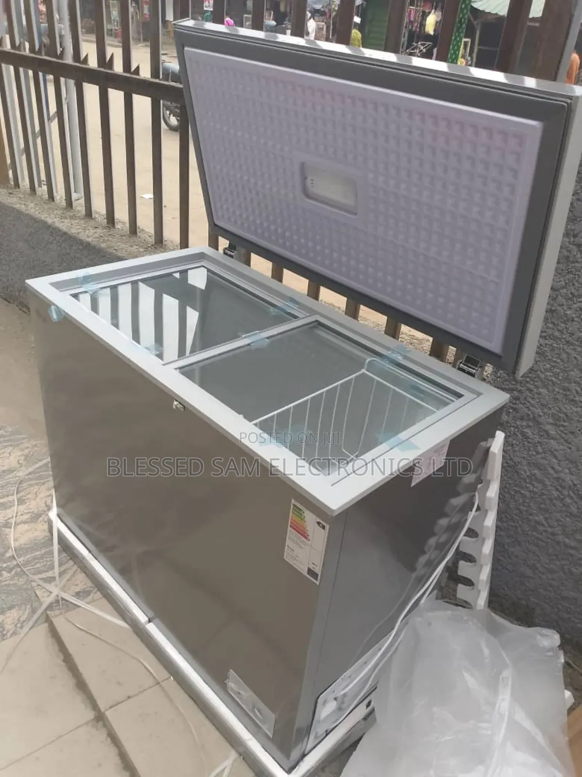 Lg Chest Freezer 350litre In-door Glass Storage Ice Block Maker> 2yrs
